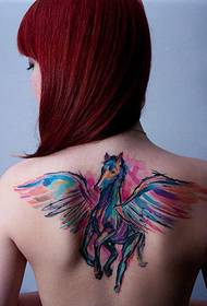 Djevojka na zadnjoj boji Pegasus uzorak tetovaže s potpunim leđima