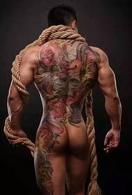Мускулісты мужчына поўнакаляровы вялікі татэмны малюнак татуіроўкі