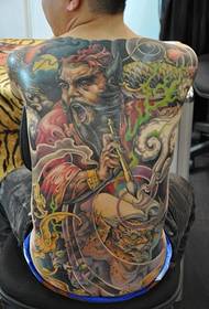 Celý barevný život a smrt rozhodčí tetování