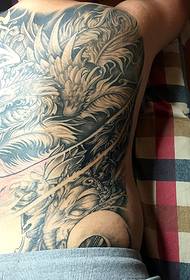 Svart-hvitt Phoenix tatoveringsmønster som dekker hele ryggen