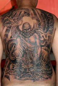 Visiškai dominuojanti drakono drakono tatuiruotės iliustracija