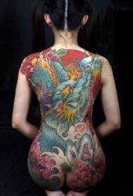 Tyttö täynnä lohikäärme pioni kukka maalattu tatuointi malli