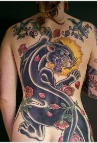 Lielisks pantera un rožu tetovējums aizmugurē