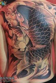 Patrón de tatuaje de calamar negro de espalda completa