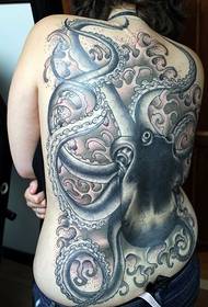 Шарена тетоважа на октопод со целосен грб