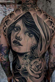 Obras de tatuagem feminina de costas ocidentais