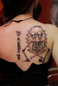 Beautiful shoulder sacral personality popular skull tattoo work
