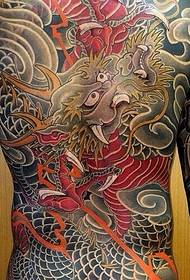 Motif de tatouage grand dragon japonais polychrome
