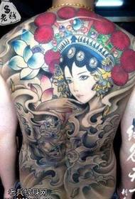 Patrón de tatuaje de flor hermosa espalda completa
