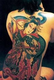 Totem farklı stilleri olan dövmeler