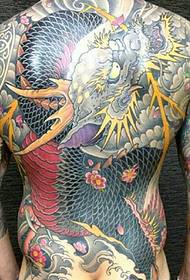 Teljes hátsó japán színű nagy gonosz sárkány tetoválás képe