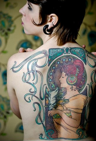 Moteriškos nugaros mados gražaus grožio tatuiruotė