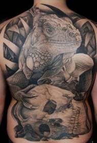 Realistic back lizard skull tattoo pattern
