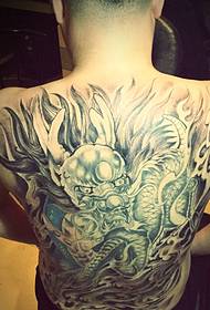 El encanto del patrón de tatuaje de tótem blanco y negro de espalda completa no puede resistir