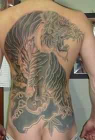 Úplné zadní tetování tygr horských tygrů