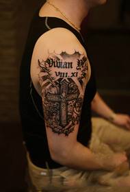 Gumagana ang malikhaing Flower Arm Cross Arm Arm tattoo