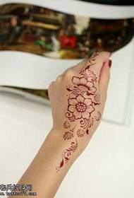 braço tendência totem flor tatuagem padrão