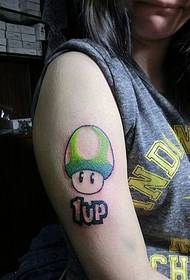 brazo lindo tatuaje de hongo Mario