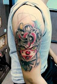 bras personnalité couleur motif de tatouage de clown