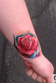 татуировка красивая роза Daquan