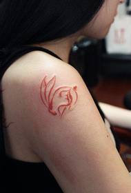 skaistuma rokas mazais un elegantais zaķa tetovējuma raksts