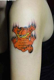 dynamische Garfield-tatoeage op de arm