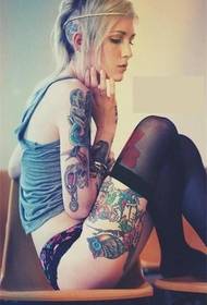Beauty sexy thigh tattoo