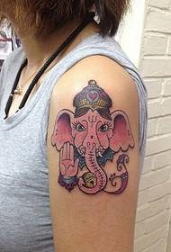 padrão de tatuagem de elefante de cor de braço