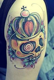 Tengkorak kreatif Crown Arm Tattoo