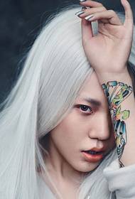 Wu Mo Zhen white hair witch shape, show arm painted tattoo