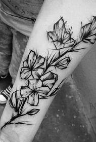 личность черно-белый стиль татуировки рука