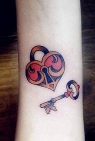 girls arm-shaped heart-shaped lock key tattoo Pattern