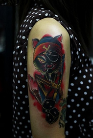 야생 고양이 스타 해적 팔 문신