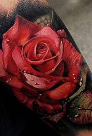 gacanta quruxda badan ee dhabta ah ee loo yaqaan '3D Rose tattoo'