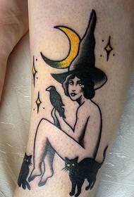 Čarovnica na roki tri hišne tetovaže