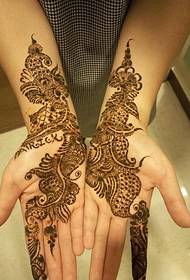 Beautiful fashion Indian Henna tattoo