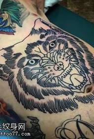 Back Spurs lion tattoo pattern