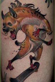 Personaliteti i modelit të tatuazheve të qenve të egër