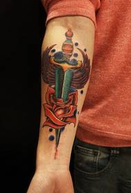 Perséinlechkeet Aarm Schwert Rose Moud Tattoo Muster