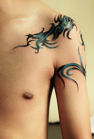 Tatuaż smoka męskiego ramienia Totem