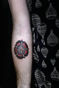 fashoni yakanaka-inotaridzika ruoko ruvara totem tattoo