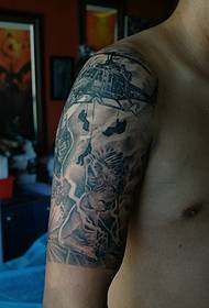 eine etwas komplizierte Persönlichkeit Arm Totem Tattoo