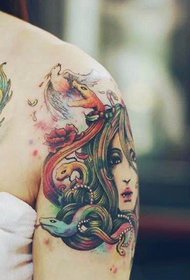 ramię kobiety piękne medu Sha Tattoo