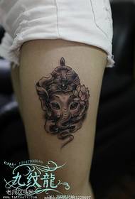 क्लासिक हत्ती टॅटू गोंदण नमुना