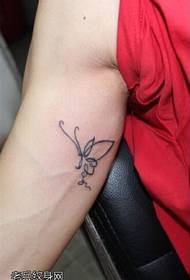 Klassiek punt tattoo vlinder tattoo patroon
