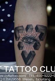 Oriģināla dizaina acu tetovējums