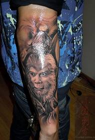 Miesten persoonallisuus realistinen mustavalkoinen apinakuningas Sun Wukong -tatuointikuvio