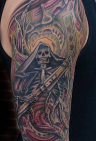 Personlighed med døds tatovering