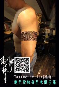 Klassieke totem armband tattoo