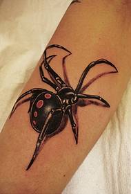 Hyvin realistinen hämähäkki-tatuointi käsivarressa
